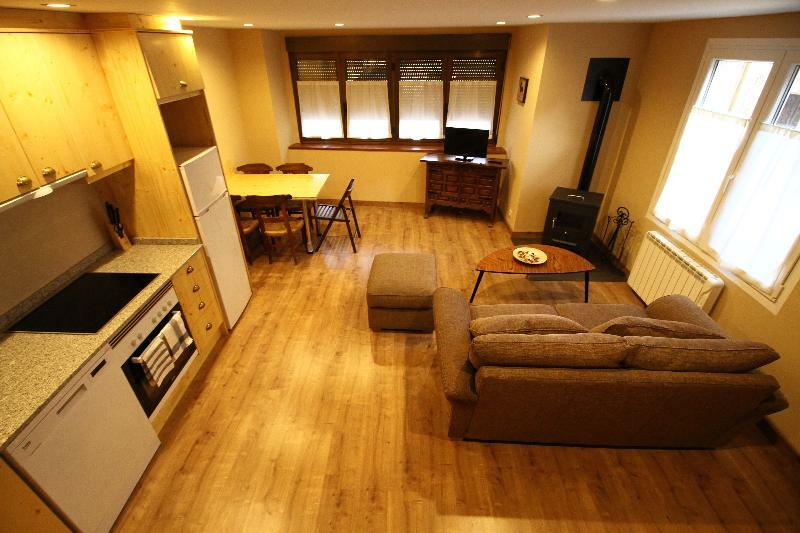 Snoe Apartamentos Mont Romies Plaza Salardú Εξωτερικό φωτογραφία